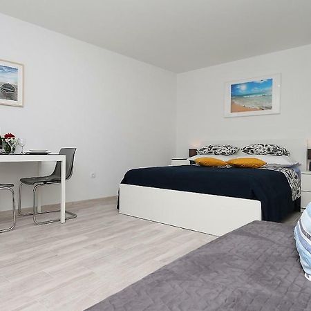 Modern Apartments Iva Макарска Экстерьер фото