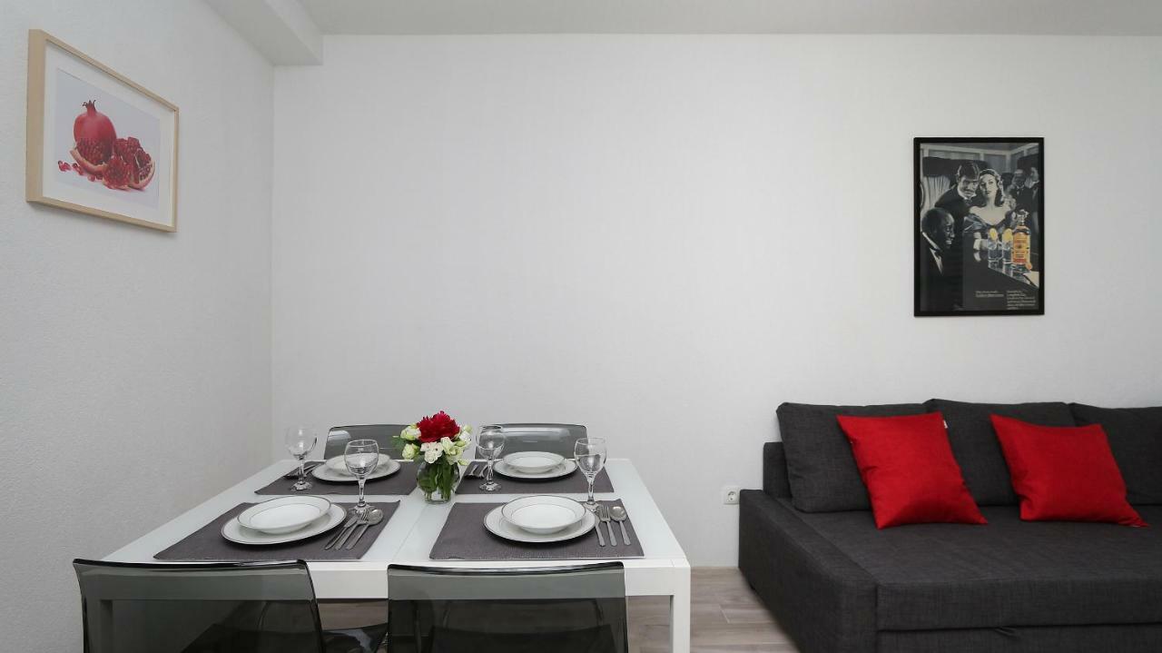 Modern Apartments Iva Макарска Экстерьер фото